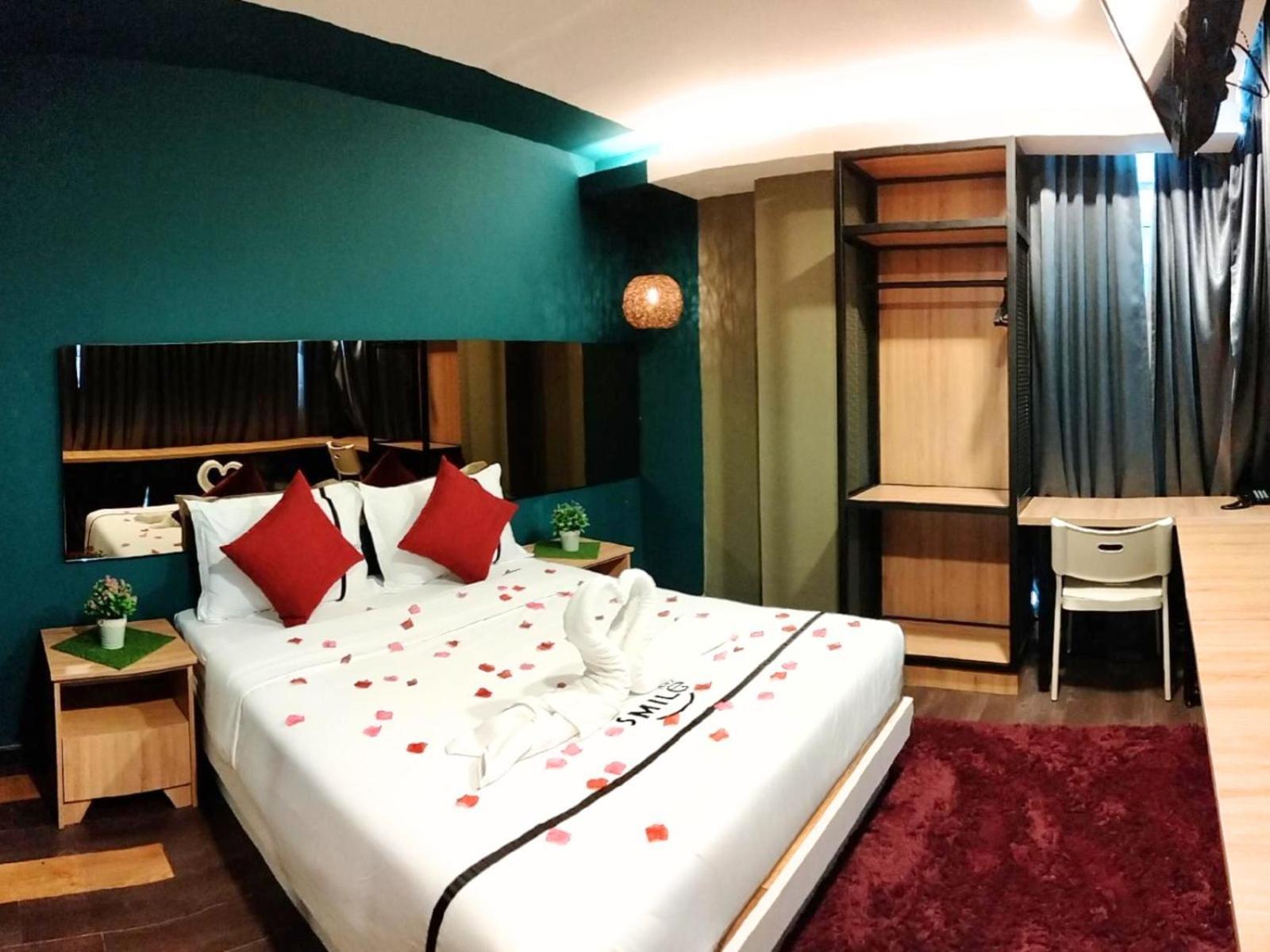 Smile Hotel C180 Cheras Selatan Екстер'єр фото